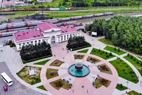 площадь вокзала Комсомольска-на-Амуре