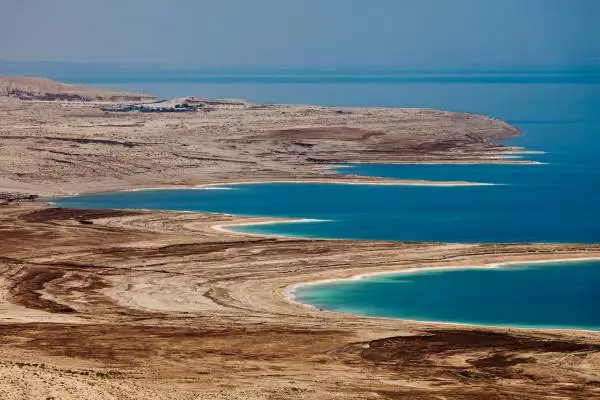 берег мертвого моря