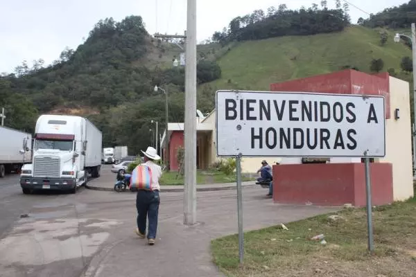 расположение страны Гондурас