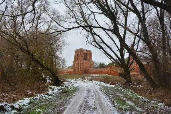 руины монастыря